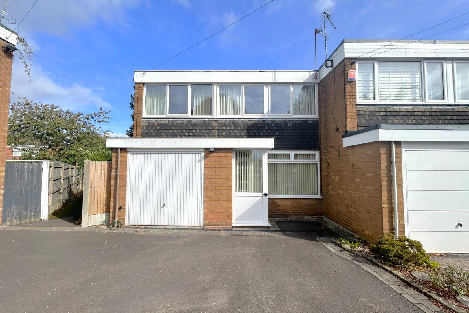 3 bed property in Redhill Close, Stourbridge